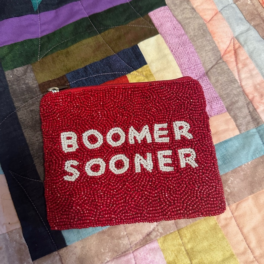 Red Beaded 'Boomer Sooner' Pouch